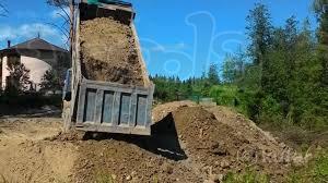 Заказать доставку песка и щебня в Питере недорого
